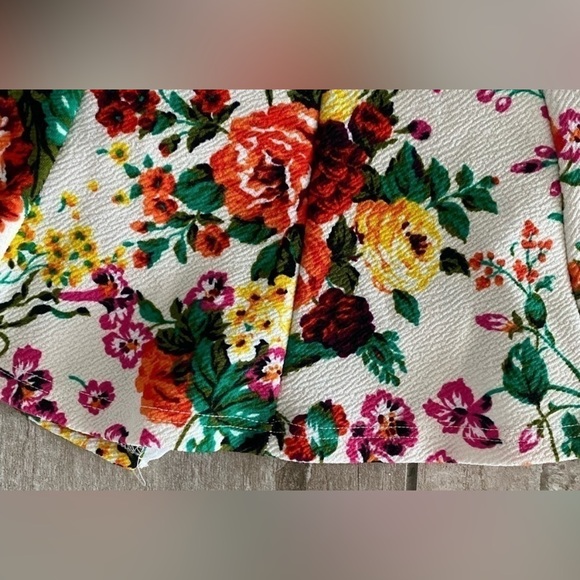 Floral Peplum Top - Picture 7 of 12